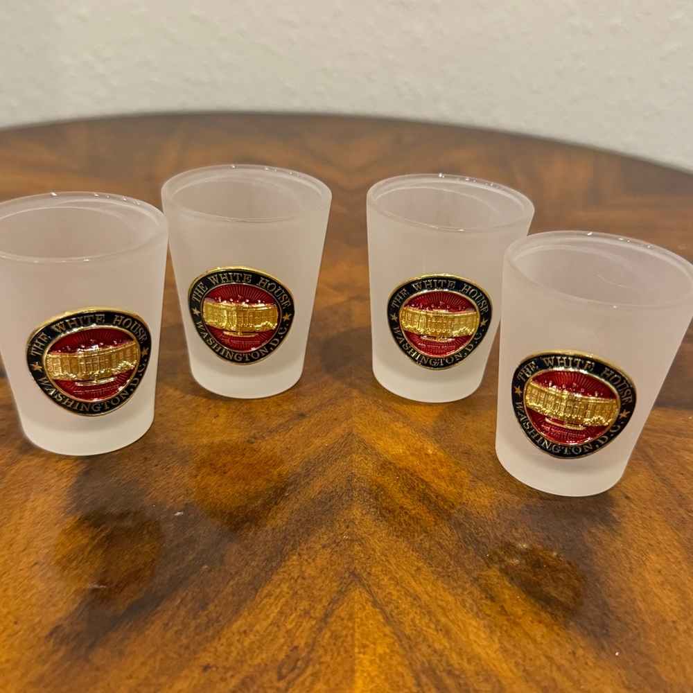 Set of 4  The White House  Frosted Shot Glasses withh metal etched emblem. - Picture 3 of 5